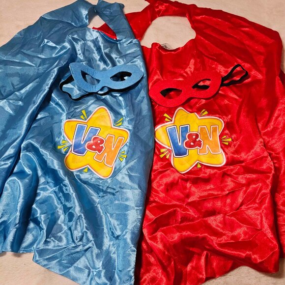 Vlad and Nikki Cape and Mask Set - Picture 2 of 9